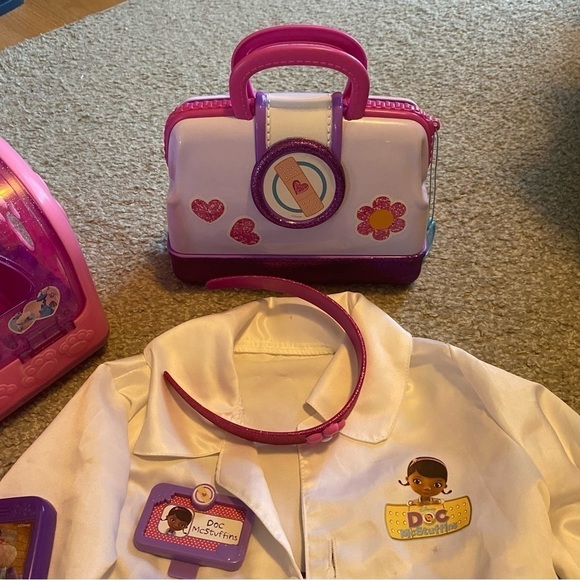 Disney Doc Mcstuffins Dress Up Doctor Kit Pet Carrier Toy Lot Bundle Coat - Picture 4 of 7
